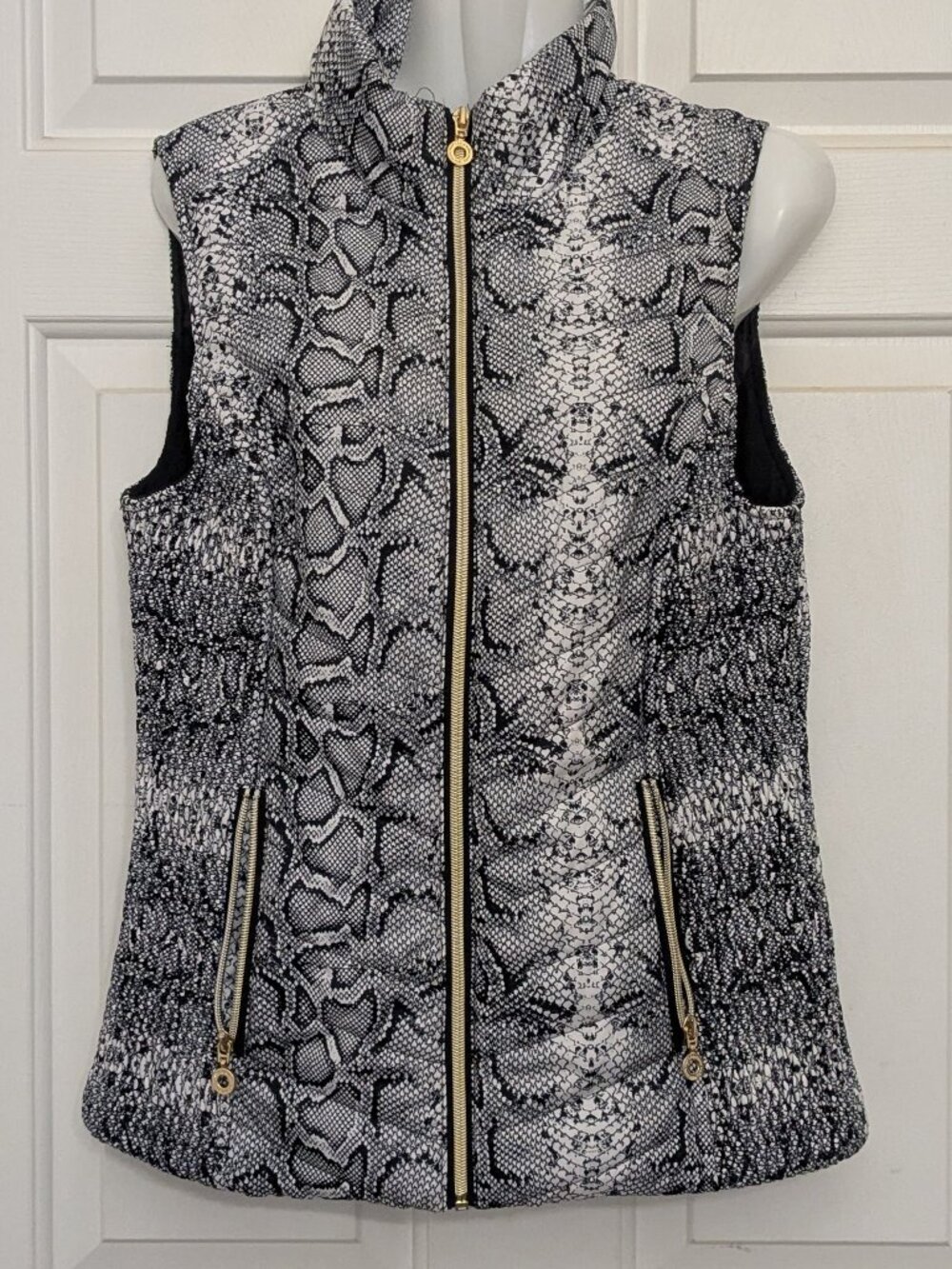 Marc New York Andrew Marc  Snake Vest Women Size M  .